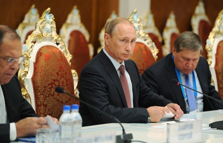 Путин призвал отложить в сторону геополитические амбиции в борьбе с терроризмом - ảnh 1